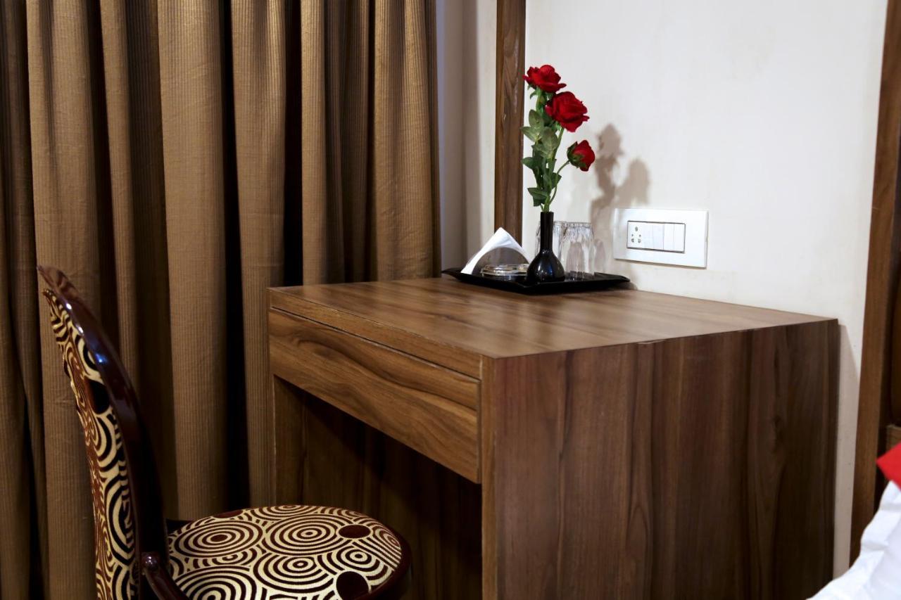 Hotel Sea Shore Navi Mumbai Extérieur photo